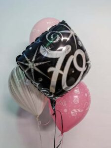 Bouquet de ballons (1 mylar et 3 latex ) avec pesée.