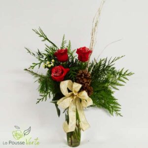Bouquet de noël avec rose dans son vase