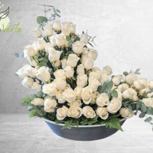 Arrangement de rose blanche